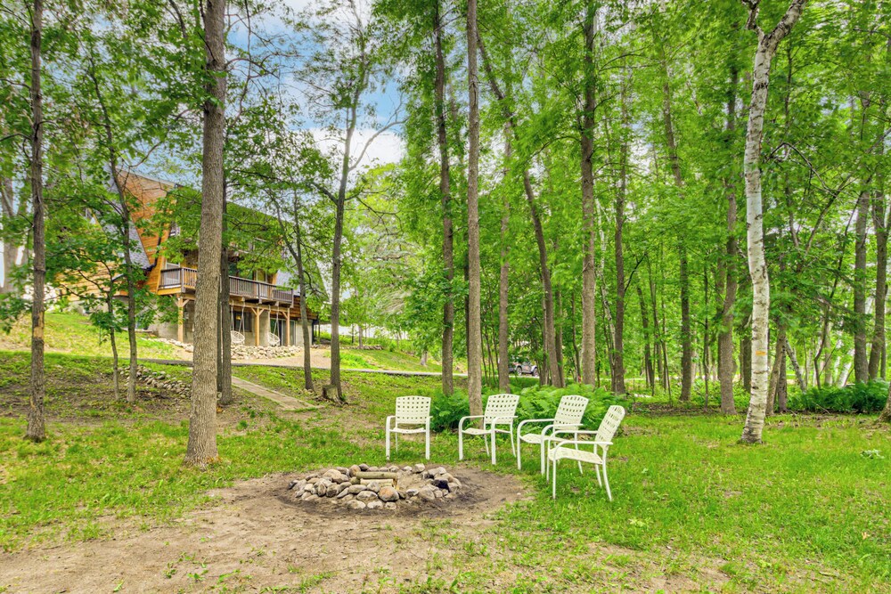Canal Across Street: Family Cabin in Breezy Point!