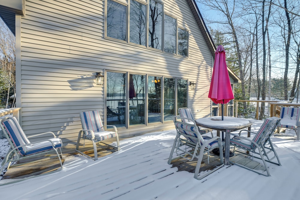 Hot Tub & Boat Dock: Waterfront Maine Retreat!
