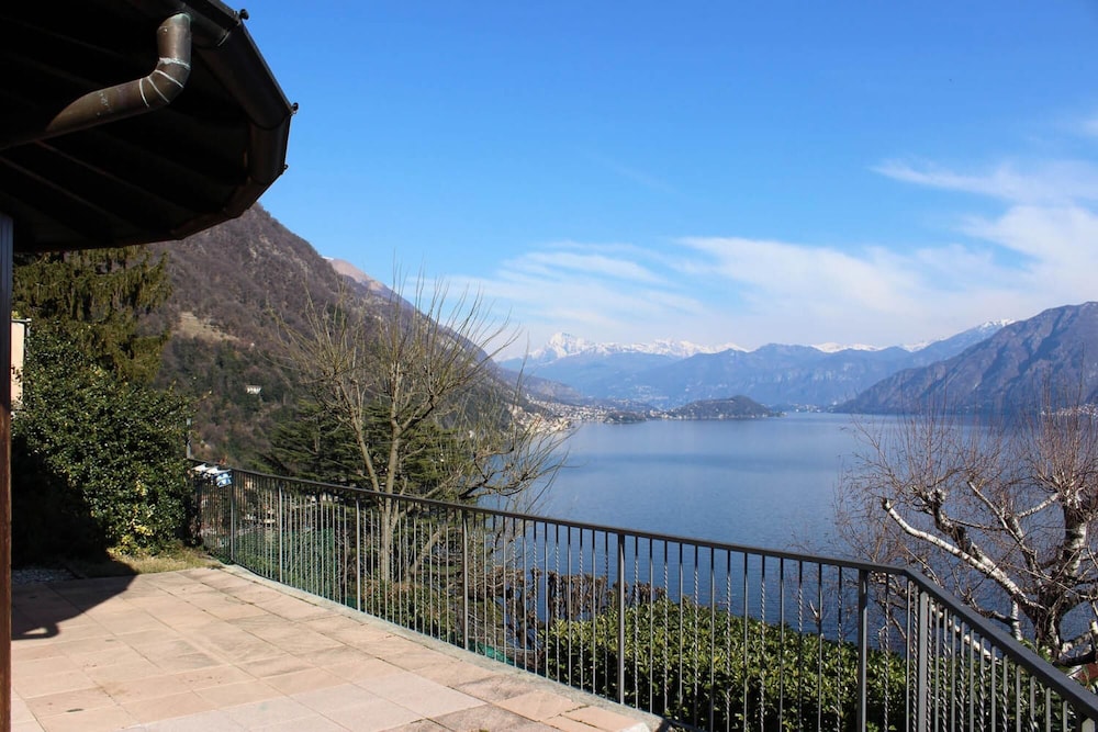 Co-a391-lcas12at - Villa Castello view 2
