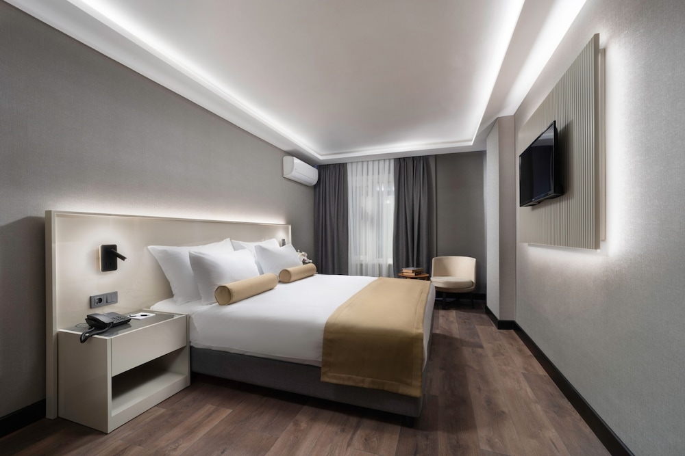 Pianoforte by Febor Otelleri ve Spa - Image 22