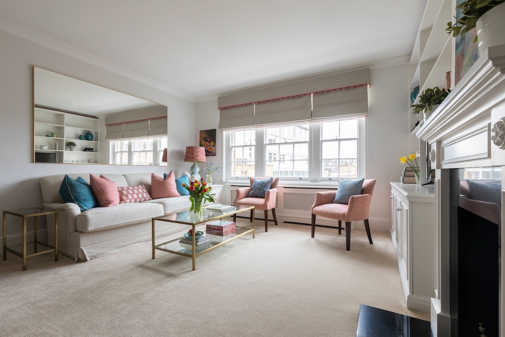 Sloane Avenue IV by Onefinestay