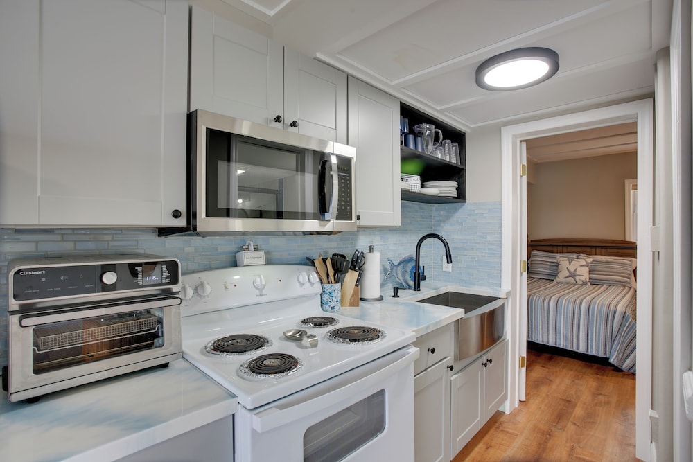 Beachfront Condo in Wildwood Crest w/ Pool Access!
