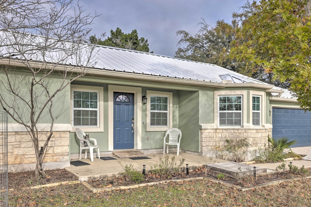 Lovely Wimberley Vacation Rental w/ Yard! view 3