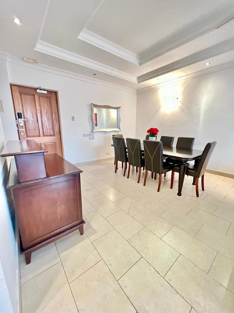 Colosseum Square Luxury Apartments