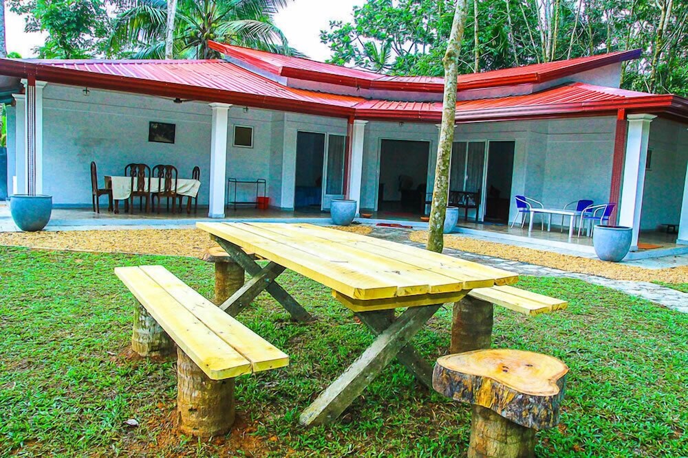 Graten Tea Garden Holiday Bungalow