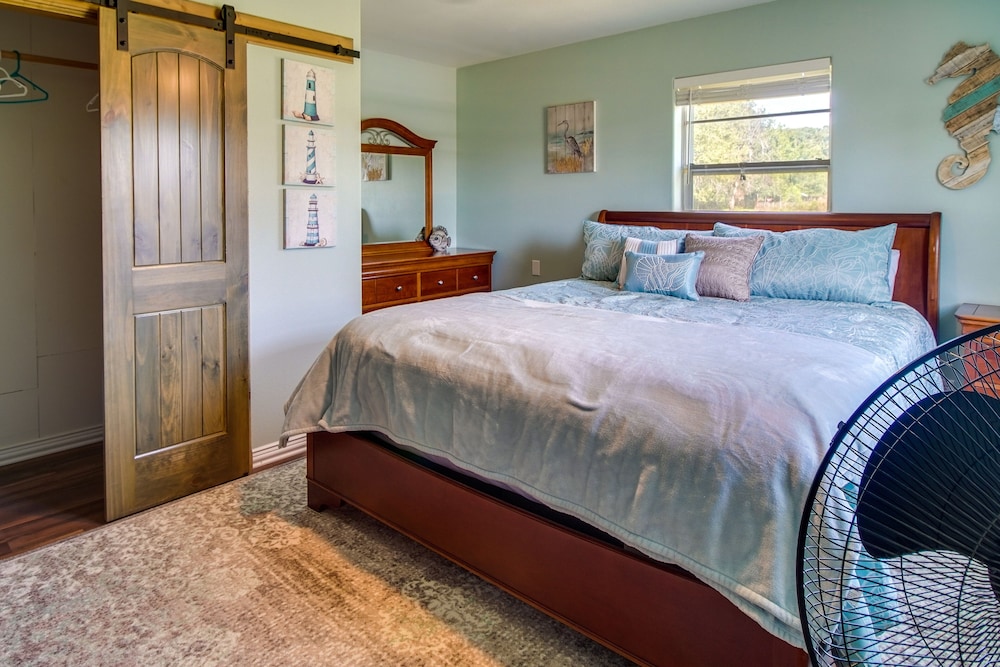 Cookson Vacation Rental w/ Spacious Yard & Porch! view 4