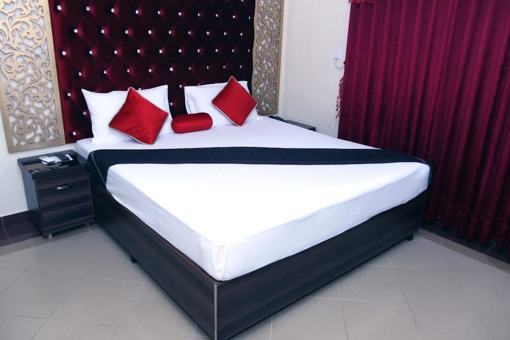 EXECUTIVE PALACE HOTEL LAHORE