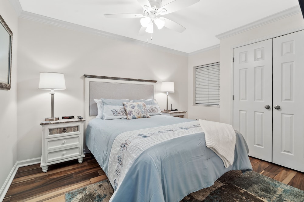 Ashworth 1809 4 Bedroom Condo by RedAwning view 4