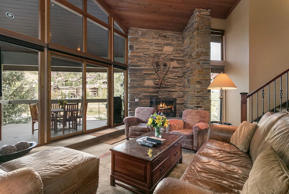 Powder Run at Deer Valley Resort - Four Bedroom Condo with Hot Tub #A32 4 Condo