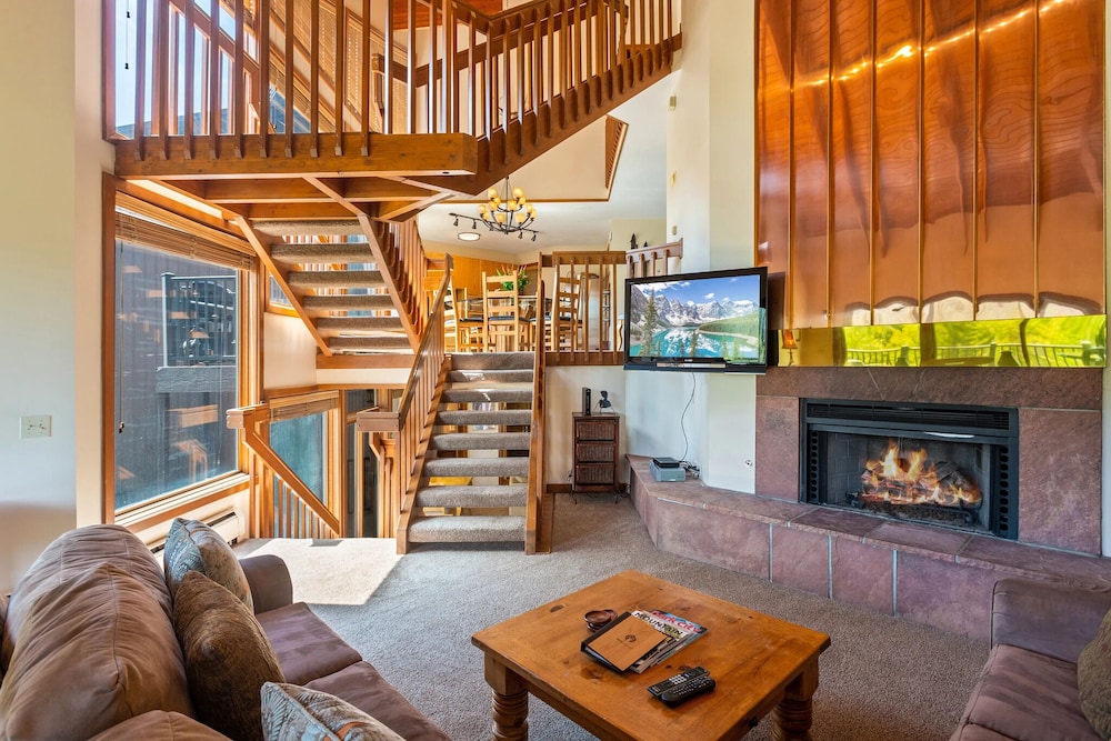 Pinnacle at Deer Valley Resort - Four Bedroom Condo with Hot Tub #1470 4 Condo