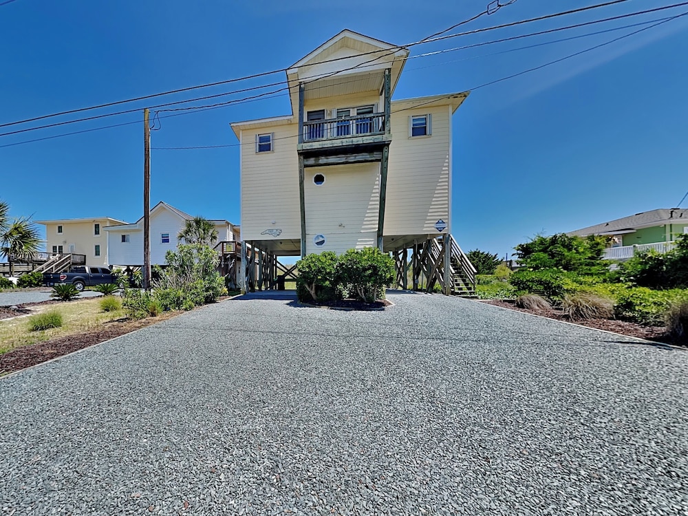 Piccolo Paradiso by Topsail Realty