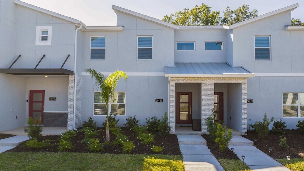 4Bd W/ Private Pool & Free Waterpark @ Storey Lake 2461