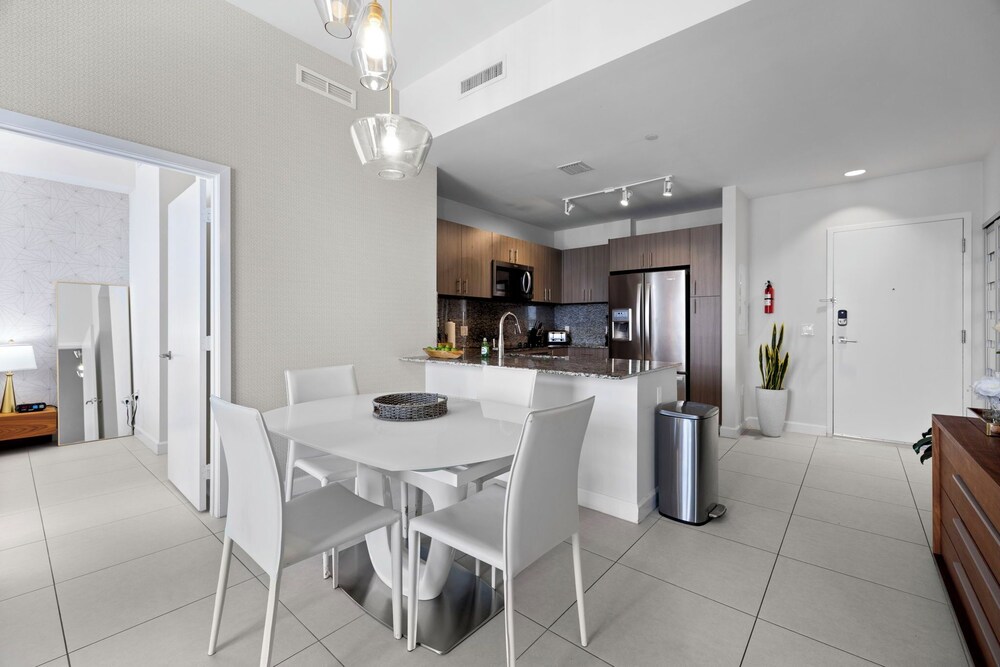 Spacious 2-Bedroom Condo at Doral Park