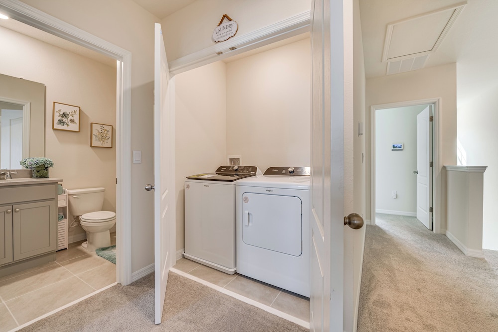 Davenport Home w/ Pool Access & Patio!