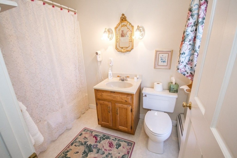 Rosewood Country Inn