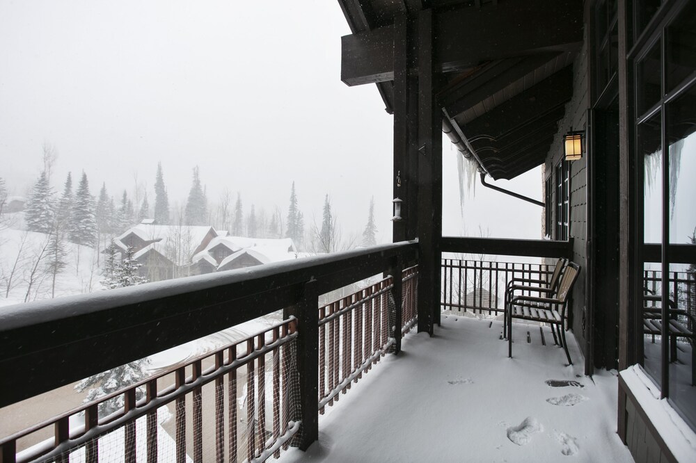 Arrowleaf Lodge- Two Bedroom #401 2 Condo
