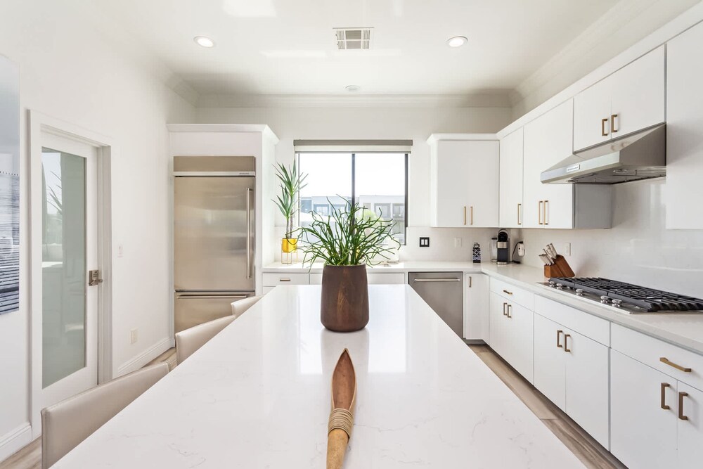 NEW Desert Standard Modern 3-level Oasis