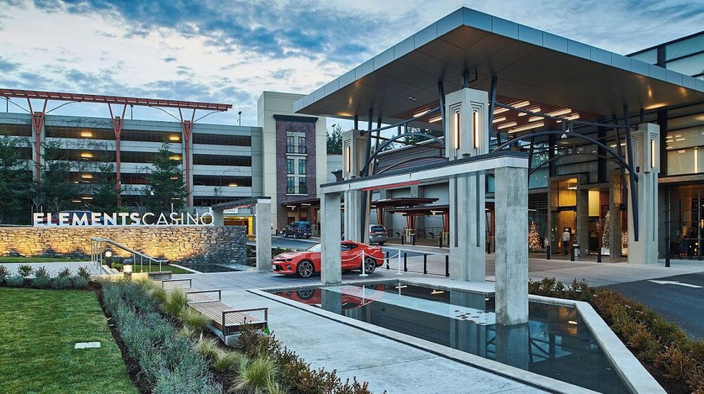 Hotel Illuminati Guest House - Image 1