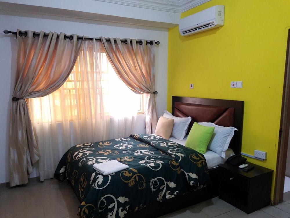 Joanne's Court view 4