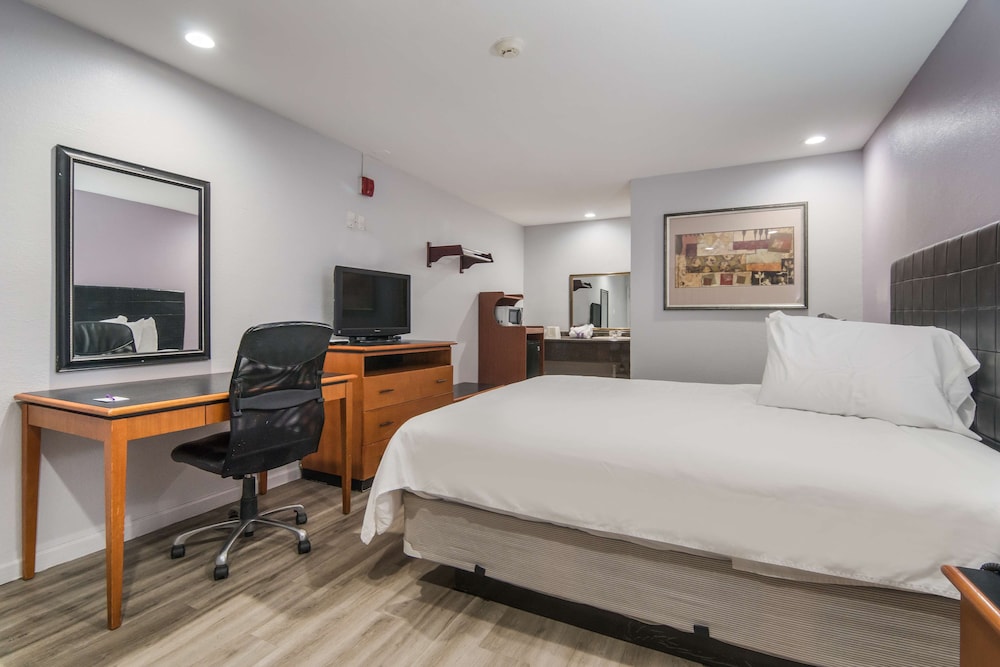 Knights Inn North Richland Hills