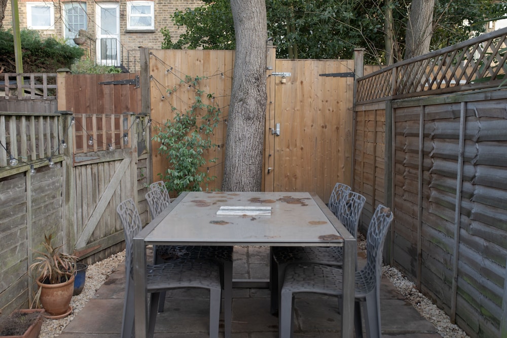 outdoor bbq area