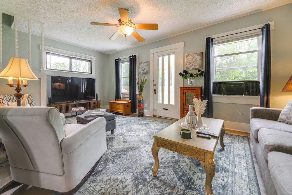3 Mi to Dtwn: Dog-friendly Retreat in Dayton