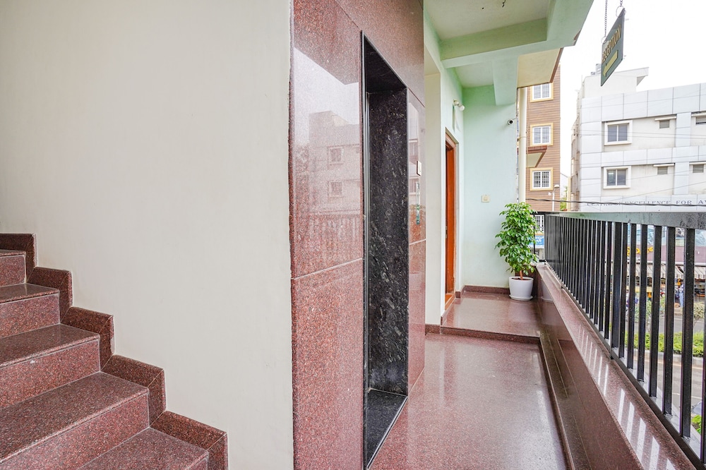 Fabhotel Willow Tree