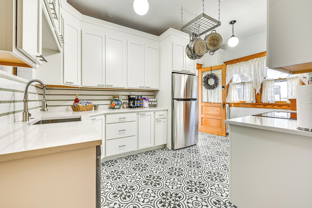 Dog-friendly Atlantic Farmhouse w/ Spacious Yard!