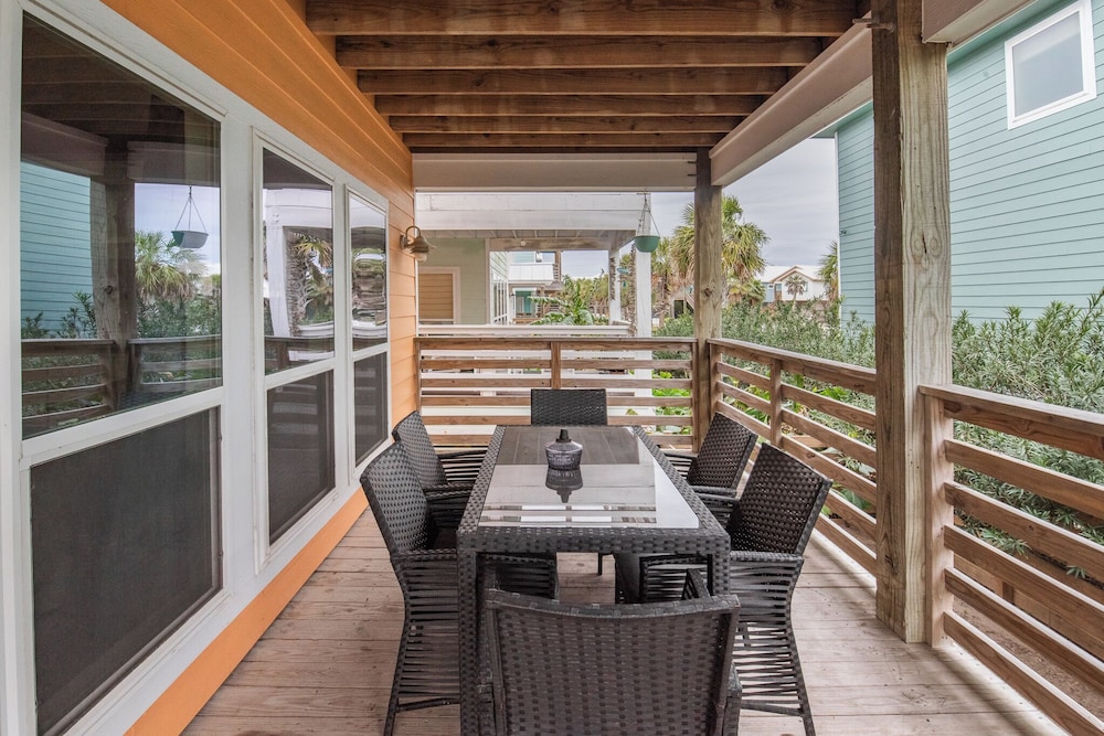 Sunrise Paradise - Pet Friendly! Community Pool!