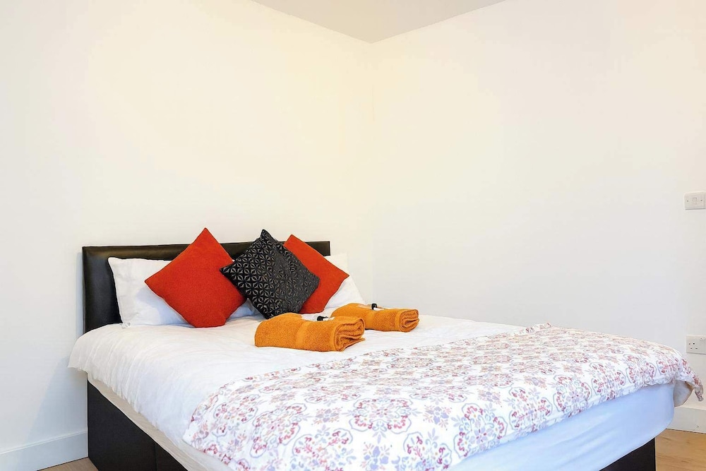 Charming High Wycombe Apartment