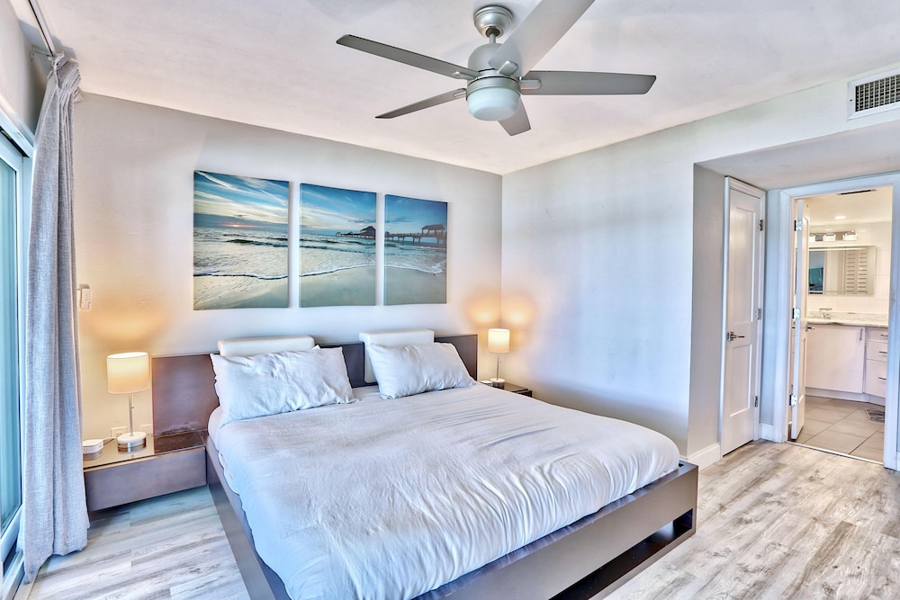 Land's End 1-206 Bay Front-premier