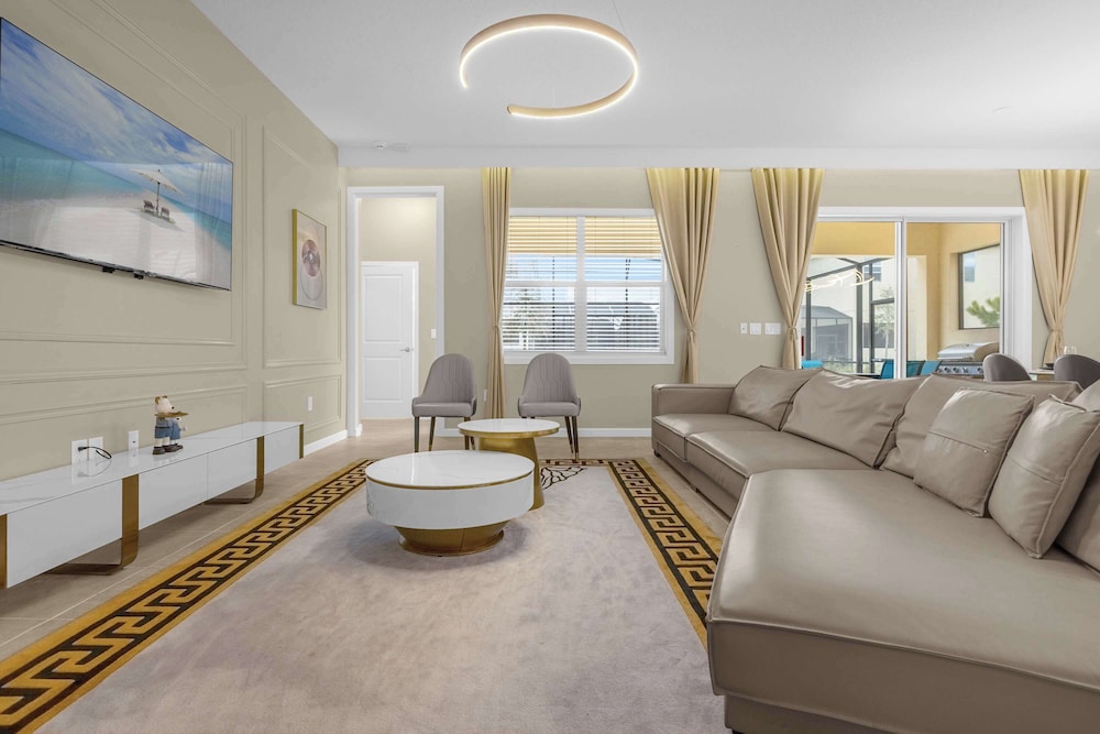 Upstay: Themed Family Home w Pool & Games Room