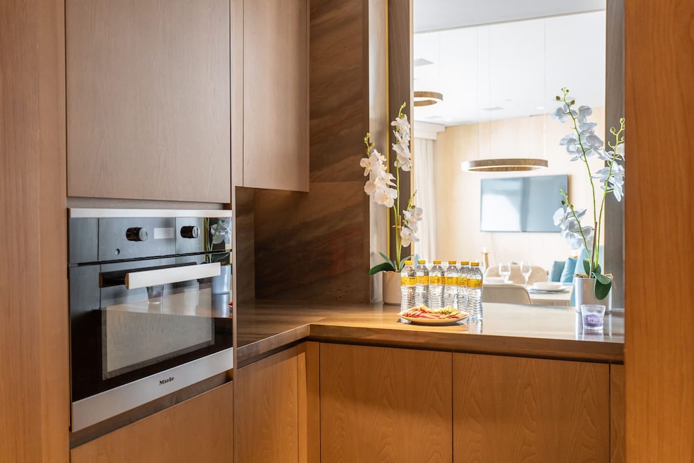 Stunning 3-bedroom Retreat at Five Palm Jumeirah With Spectacular Views and Direct Access to the West Beach