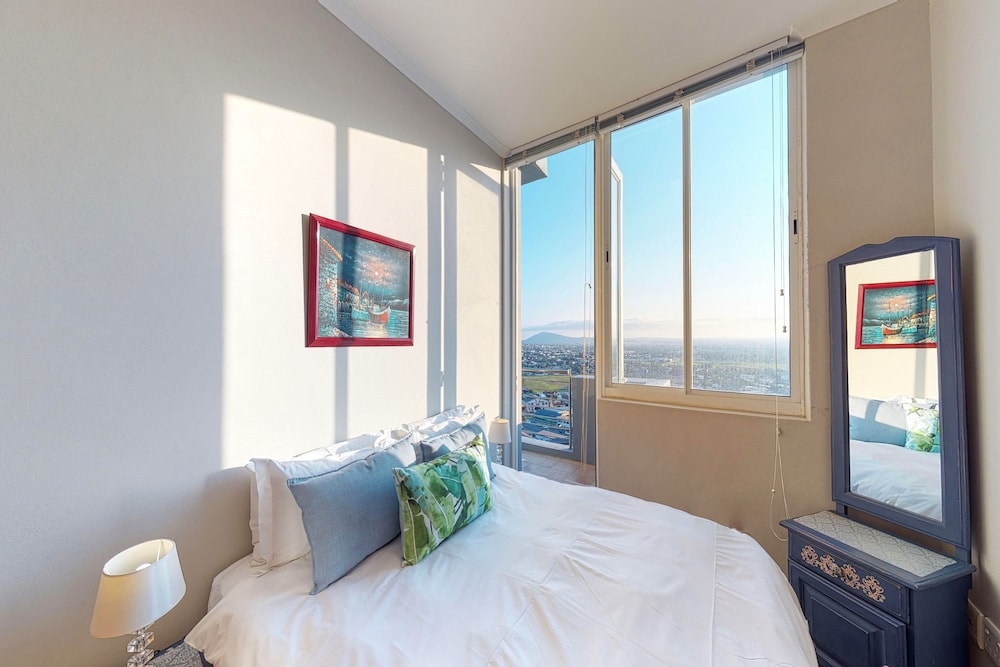 Horizon Bay 1604 view 3
