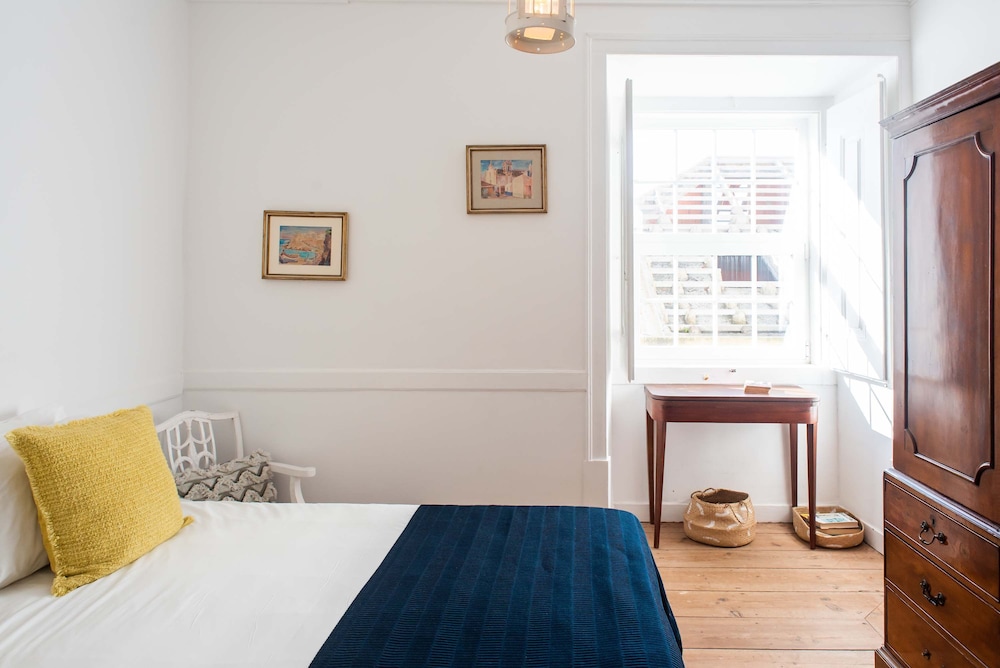 Central Ericeira Apartment With Lift