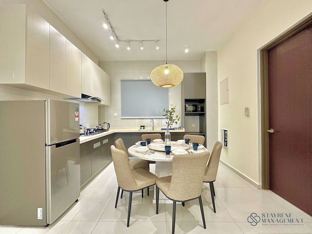 Country Garden Danga Bay Sea View Homestay by Stayrene