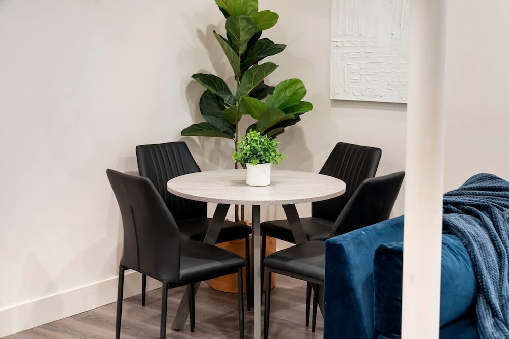 Luxury 2BR 2BA in Wicker Park