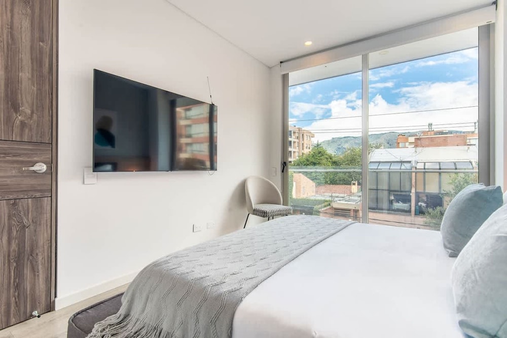Designer 2BR in Usaqu n