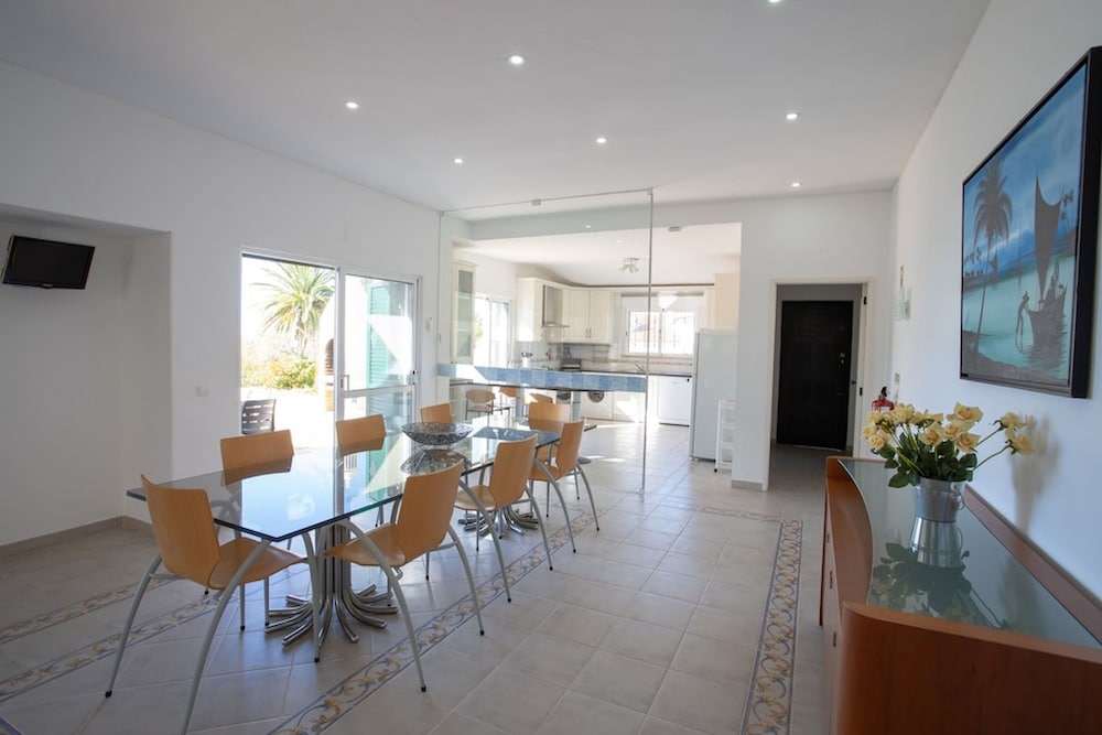 7 Club Atl Ntico Fabulous Five Bedroom Villa WI