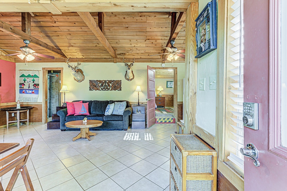 Kingsland Duo 2 Cottages in 1 w/ Lakeview! - Property Image 13