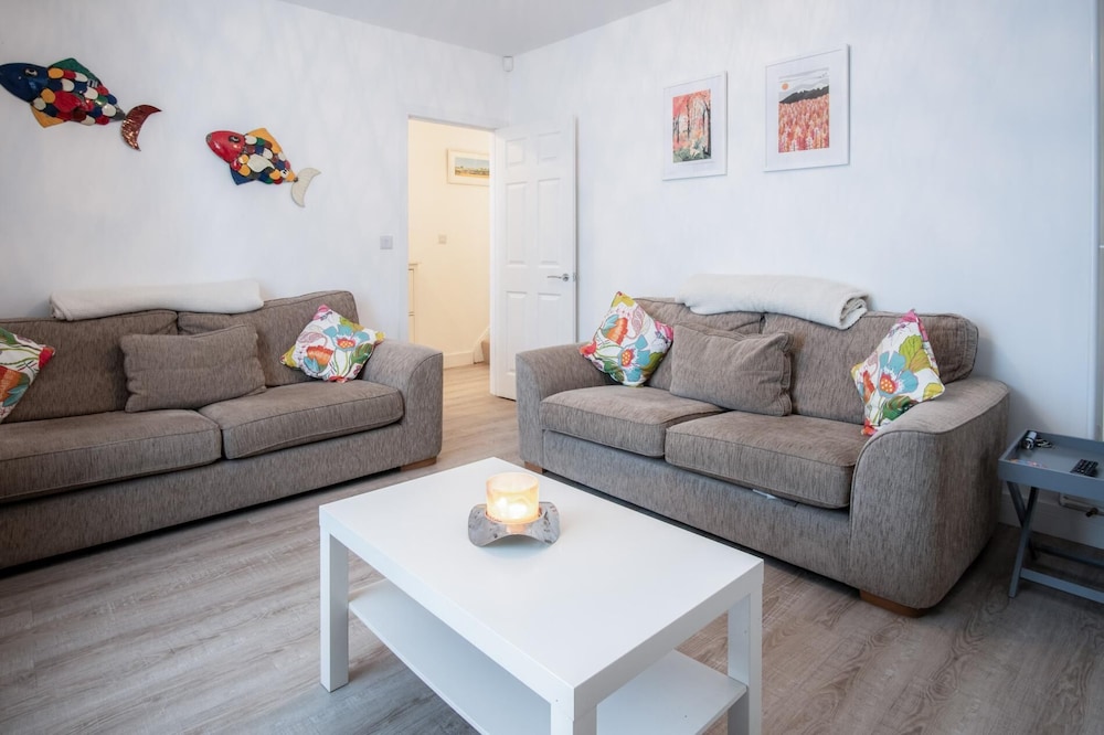 Taliesin - 5 Bedroom Holiday Home - Tenby
