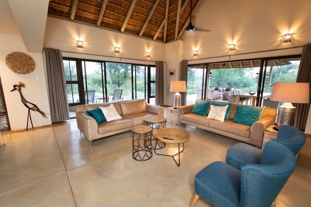 Villa Bushman Wonderful Luxury and Attractive Villa view 4
