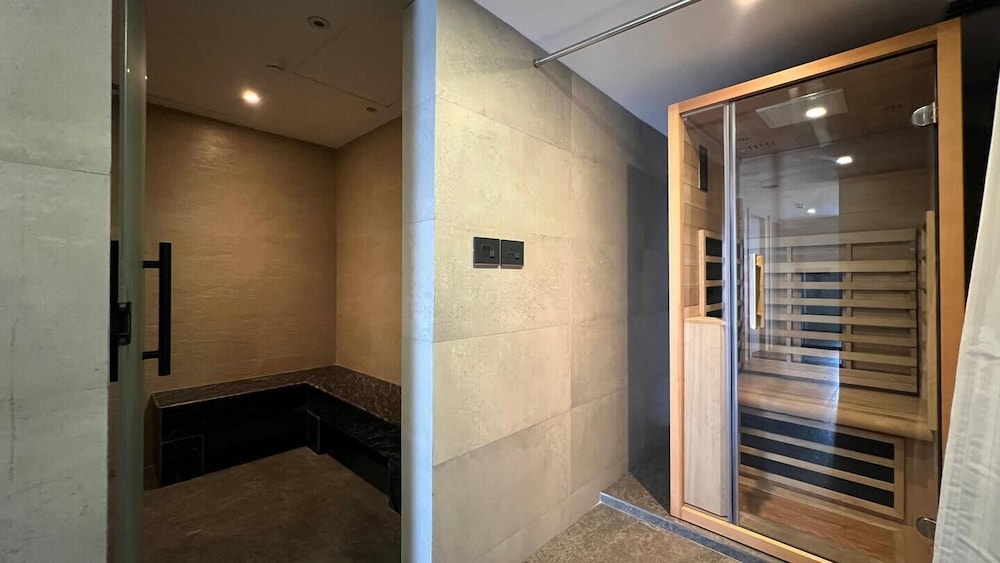 Indigo Studio by Jadecaps Nr. DLF IT Park