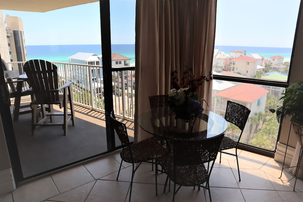 473 Mainsail 2 Bedroom Condo by RedAwning view 4