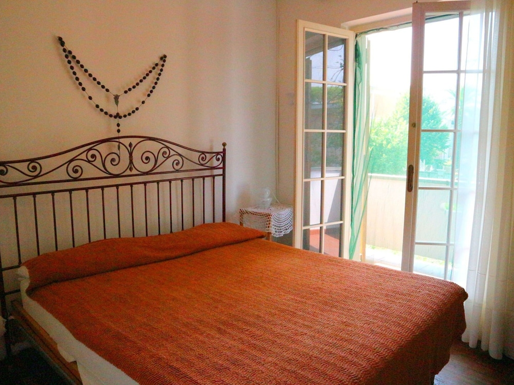 Nice Holiday Home in Marina di Massa near Beach photo 4