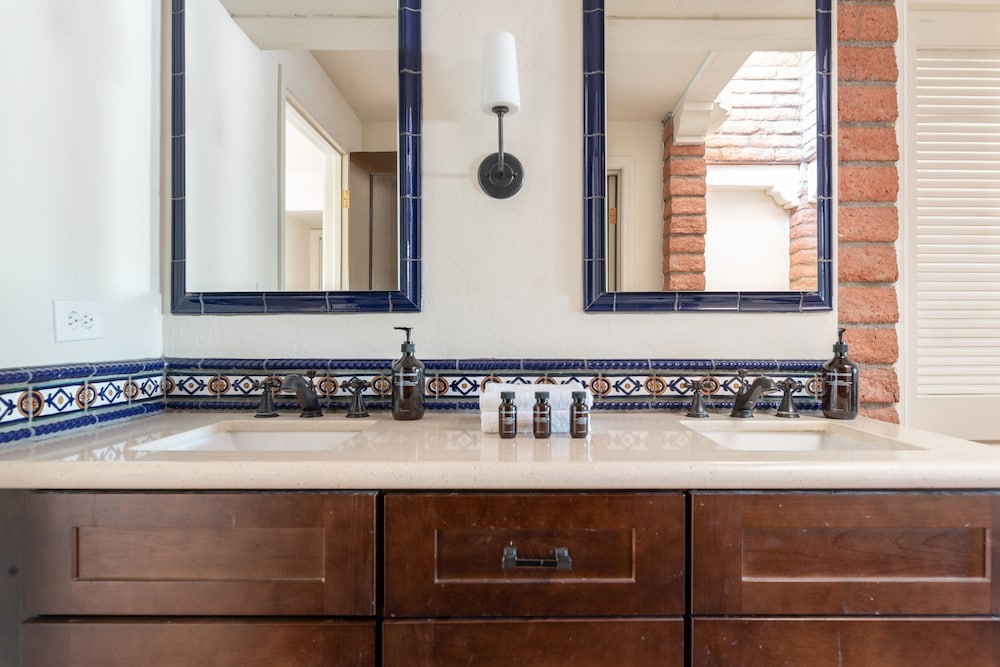 La Casona by Avantstay Gorgeous Spanish Style Oasis w Historic Charm Pool