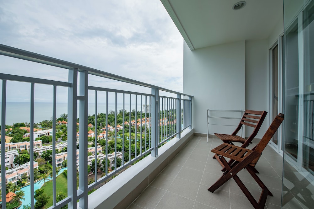 1702 - 2 Bdr Condo With Seaview Boathouse Hua Hin