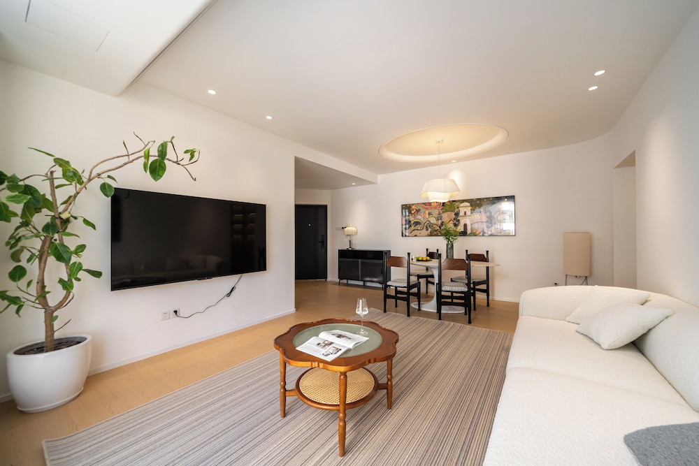 Book and Bed - Xujiahui