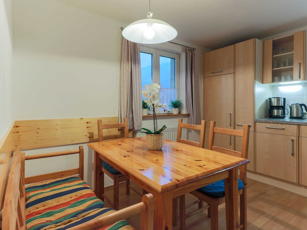 Central Apartment With Balcony, Terrace, Garden, Deckchairs