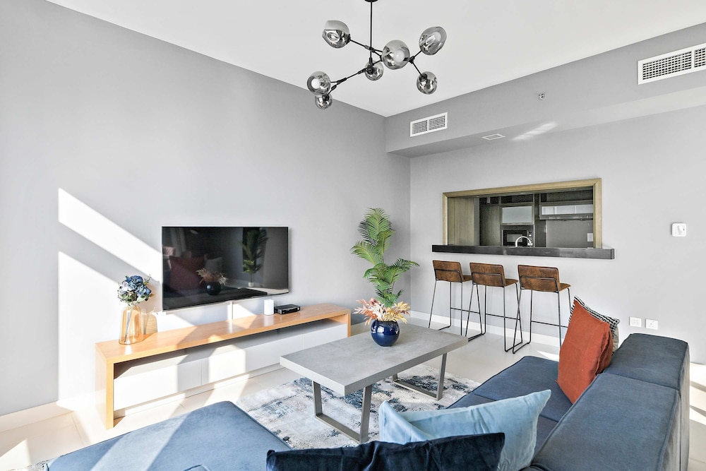 Silkhaus High Floor With New Furniture Balcony